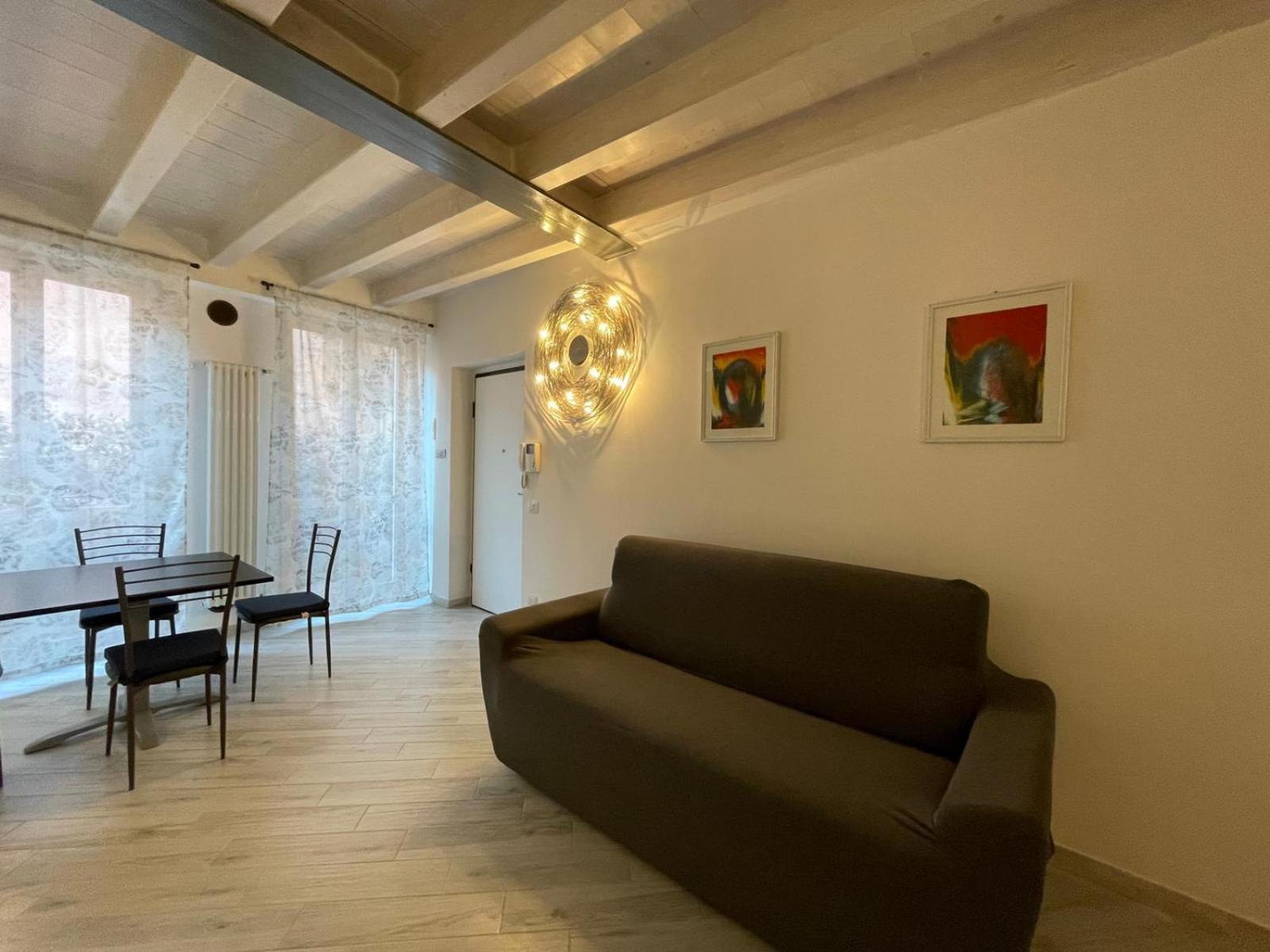 Dimora San Giulio Apartment Bonate Sotto Luaran gambar
