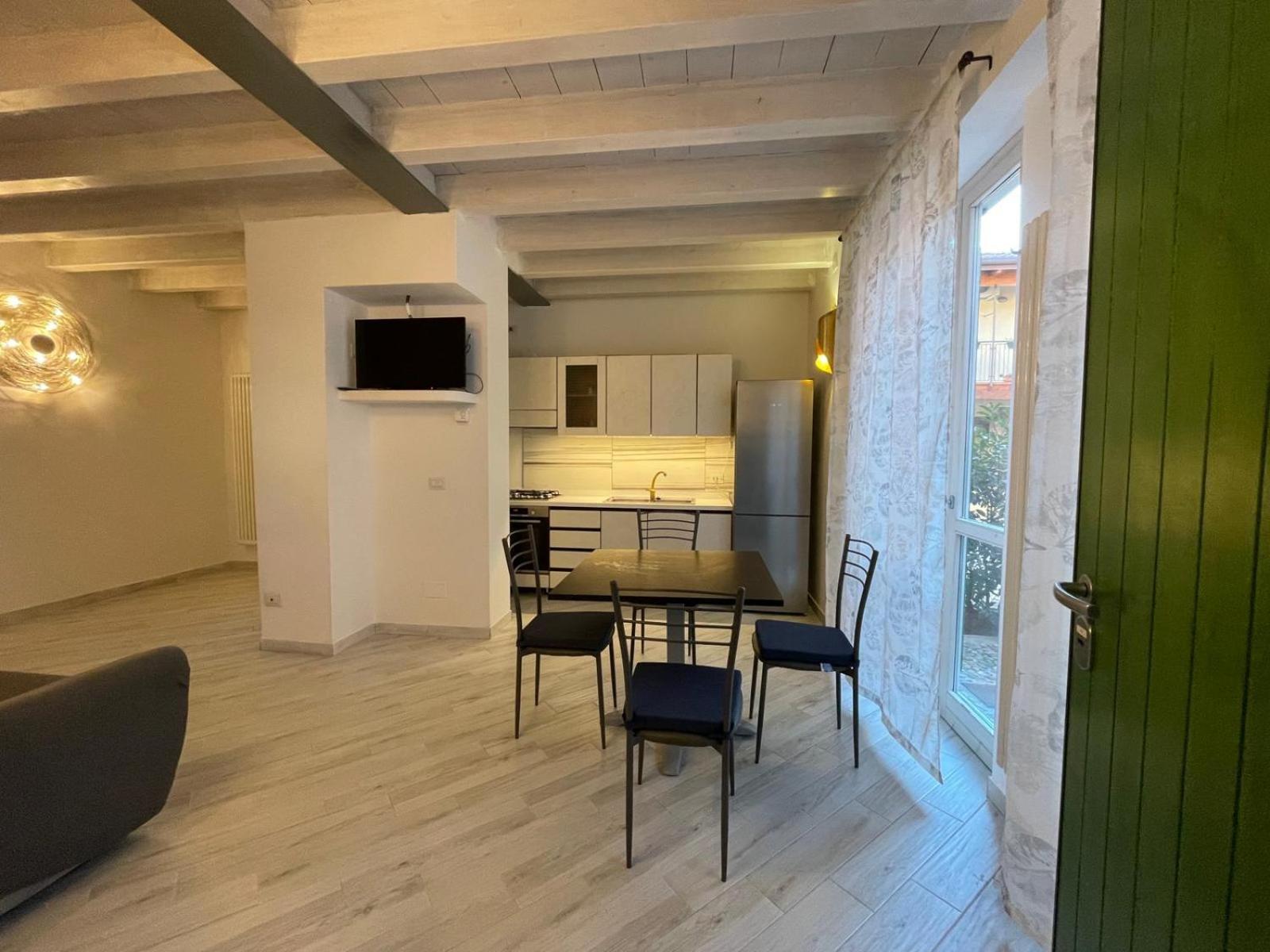 Dimora San Giulio Apartment Bonate Sotto Luaran gambar